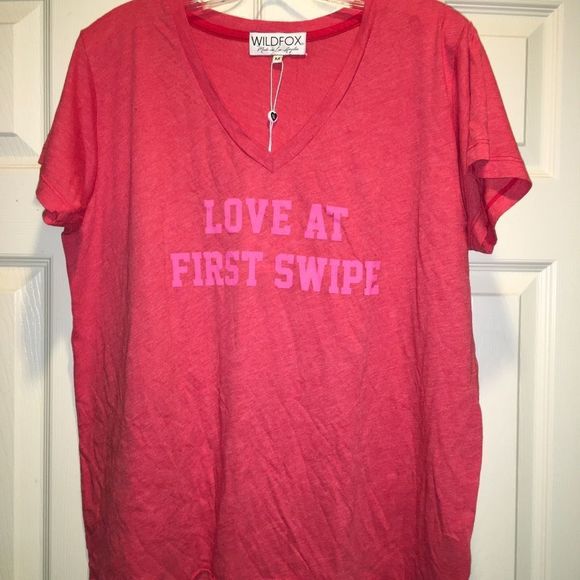 “Love at first Swipe” graphic tee - Picture 5 of 6